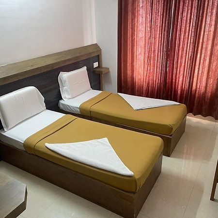 B Six Hotel Bangalore Eksteriør billede