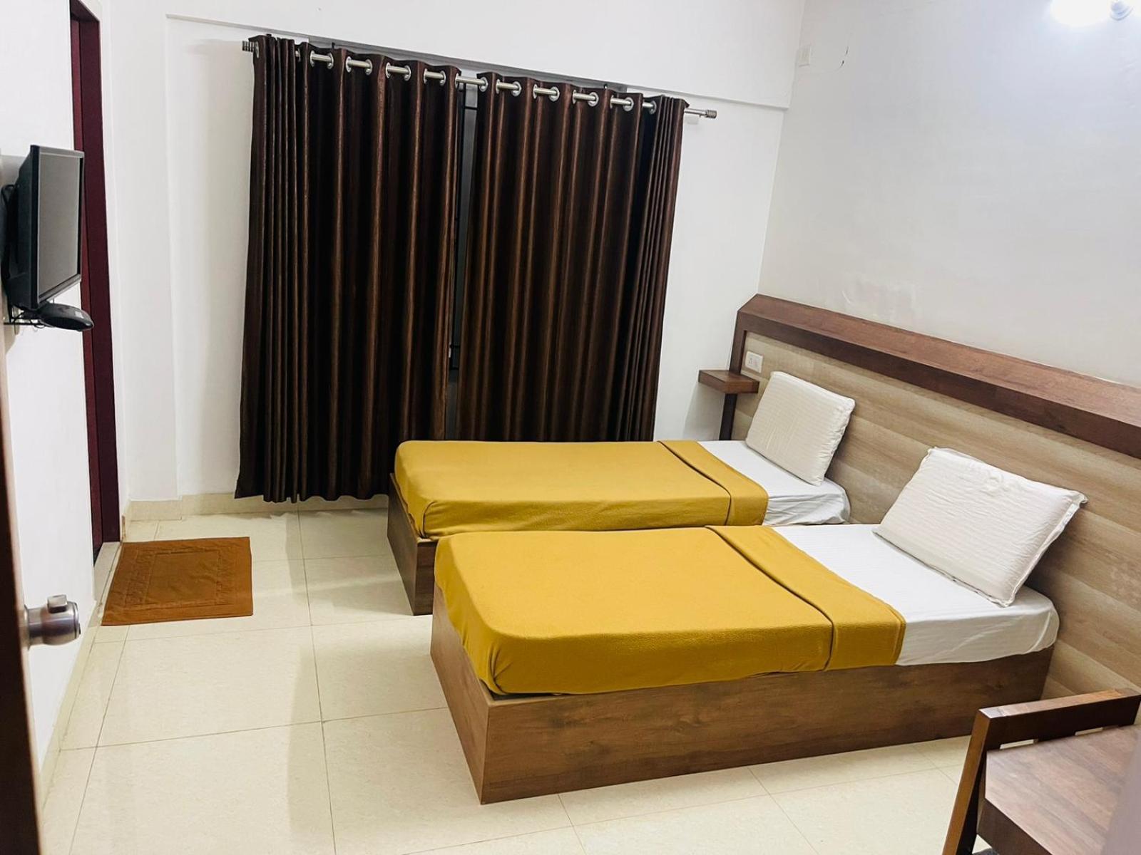 B Six Hotel Bangalore Eksteriør billede