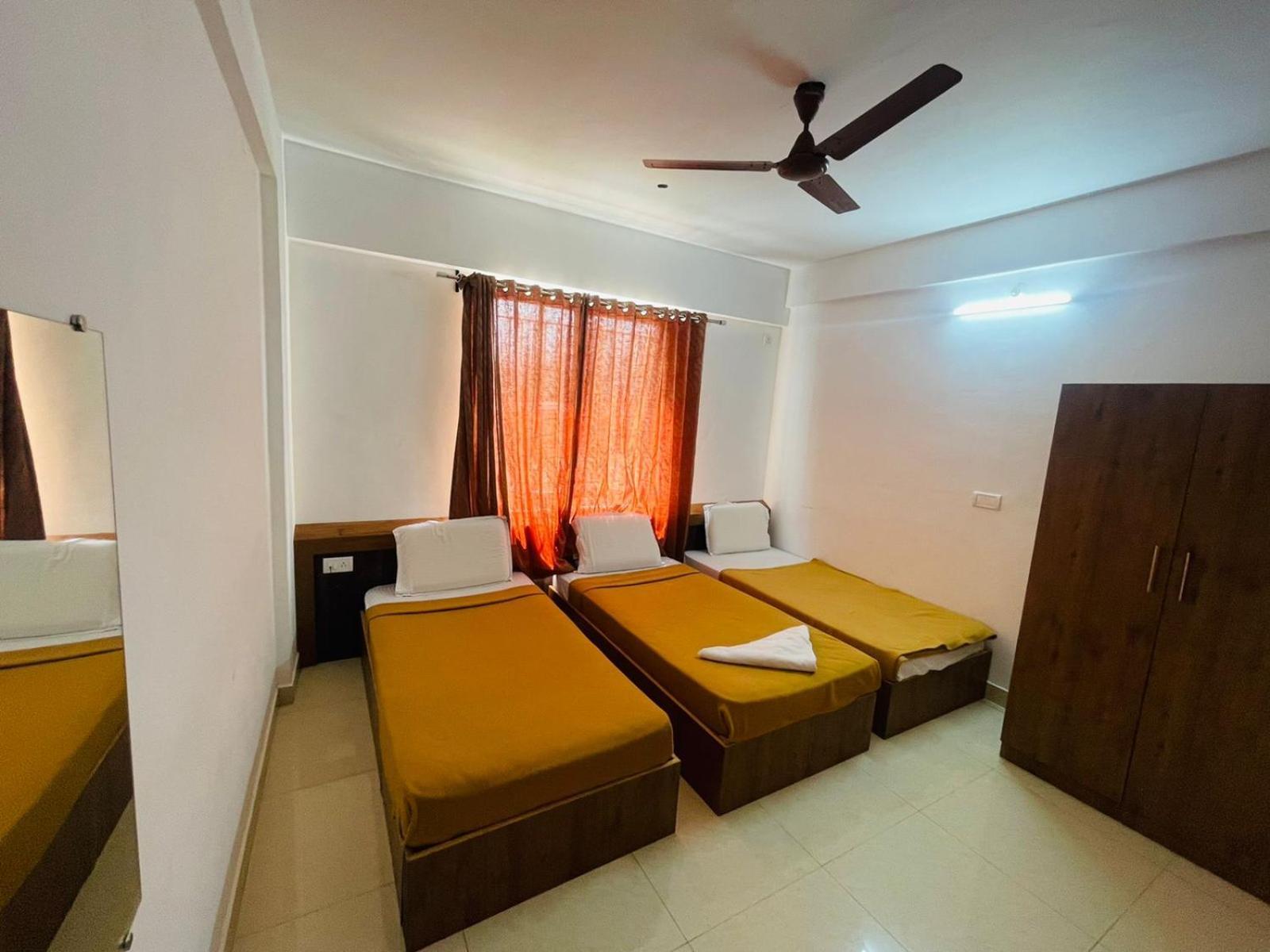 B Six Hotel Bangalore Eksteriør billede