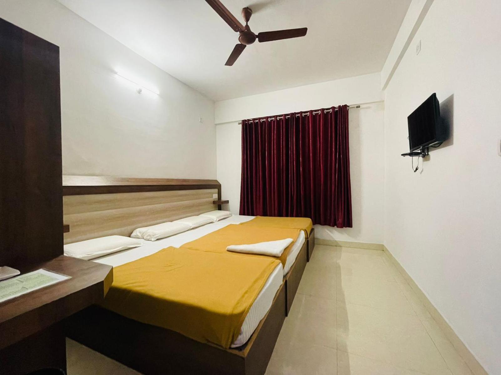 B Six Hotel Bangalore Eksteriør billede