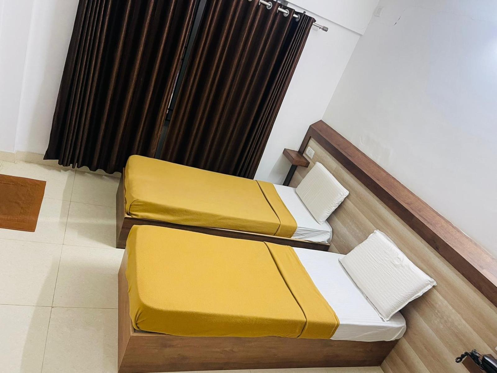 B Six Hotel Bangalore Eksteriør billede