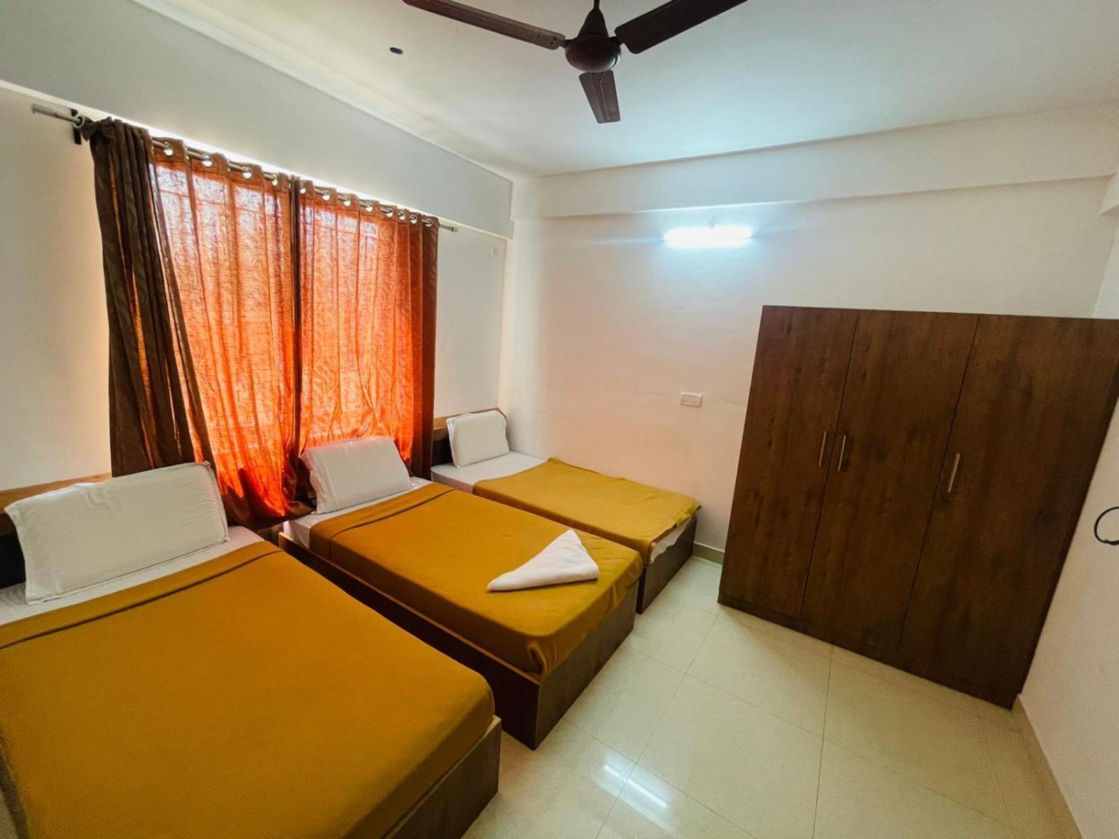 B Six Hotel Bangalore Eksteriør billede