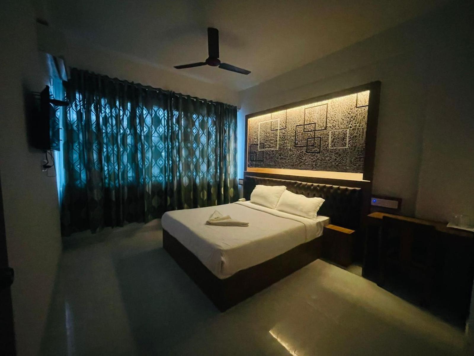 B Six Hotel Bangalore Eksteriør billede