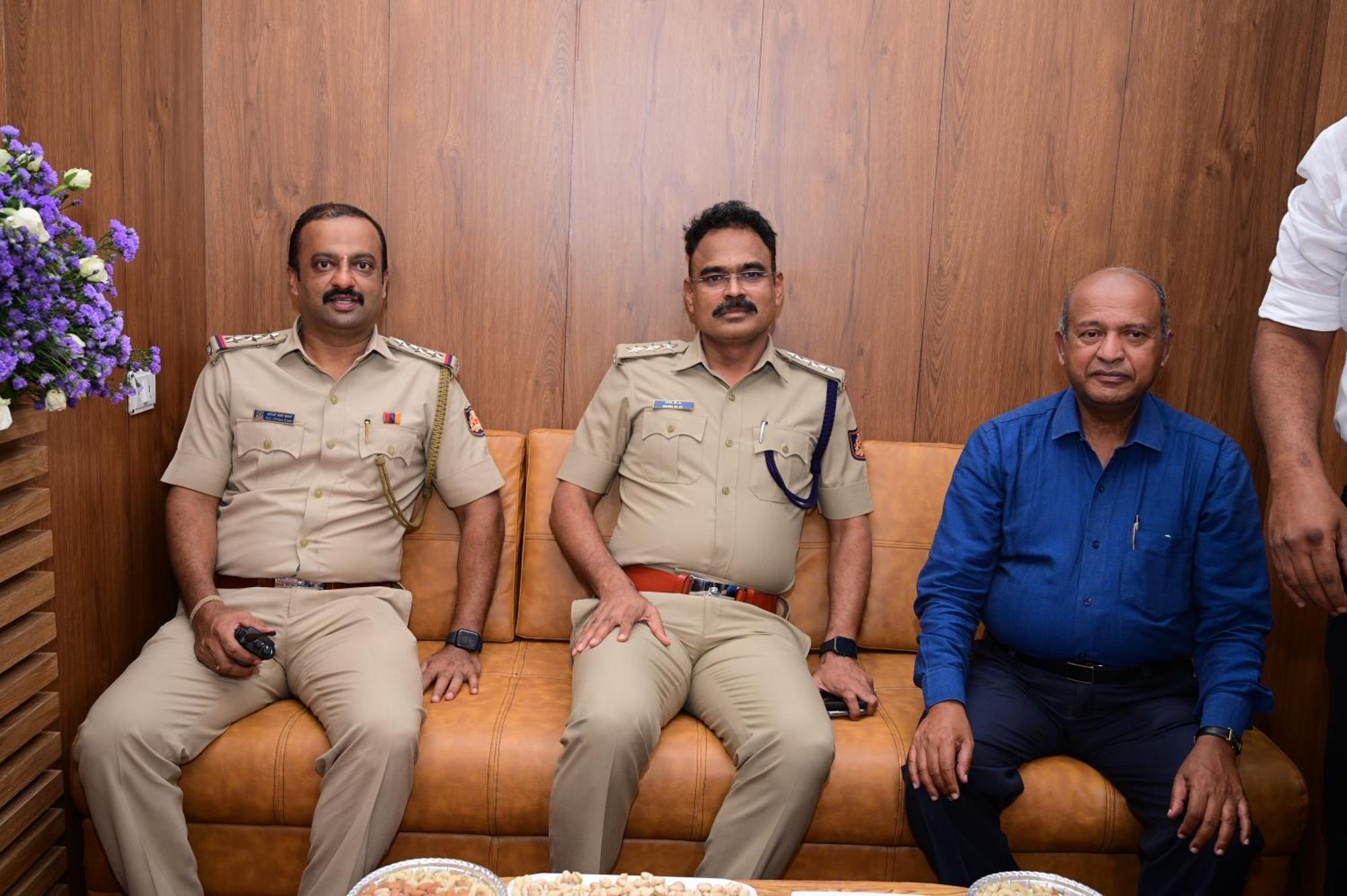 B Six Hotel Bangalore Eksteriør billede