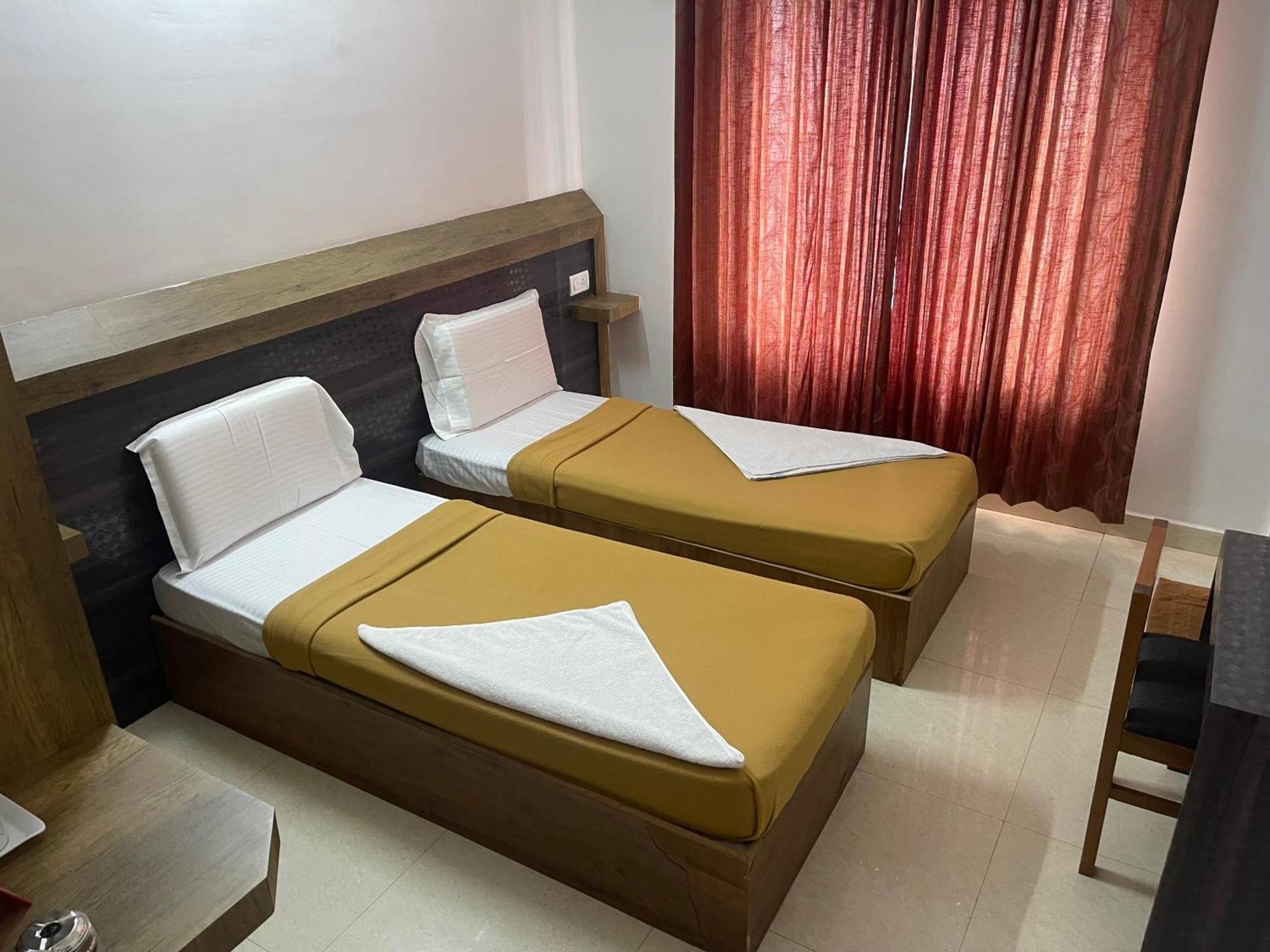 B Six Hotel Bangalore Eksteriør billede