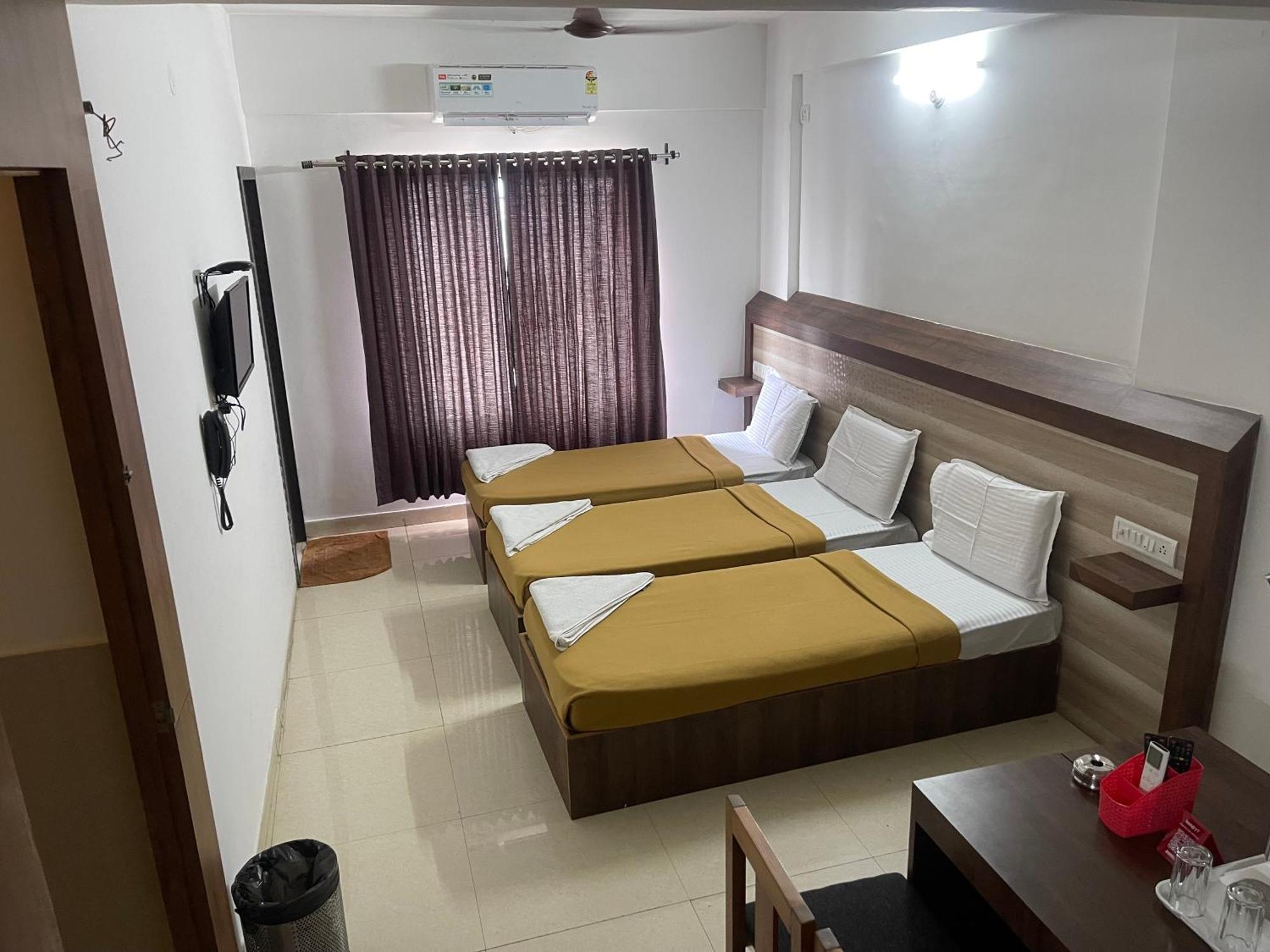 B Six Hotel Bangalore Eksteriør billede