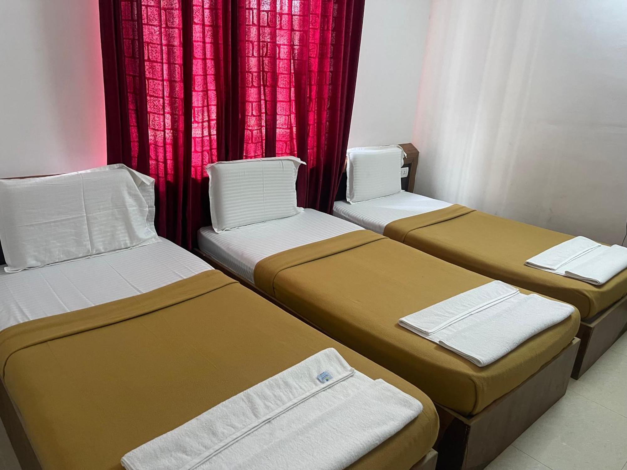 B Six Hotel Bangalore Eksteriør billede