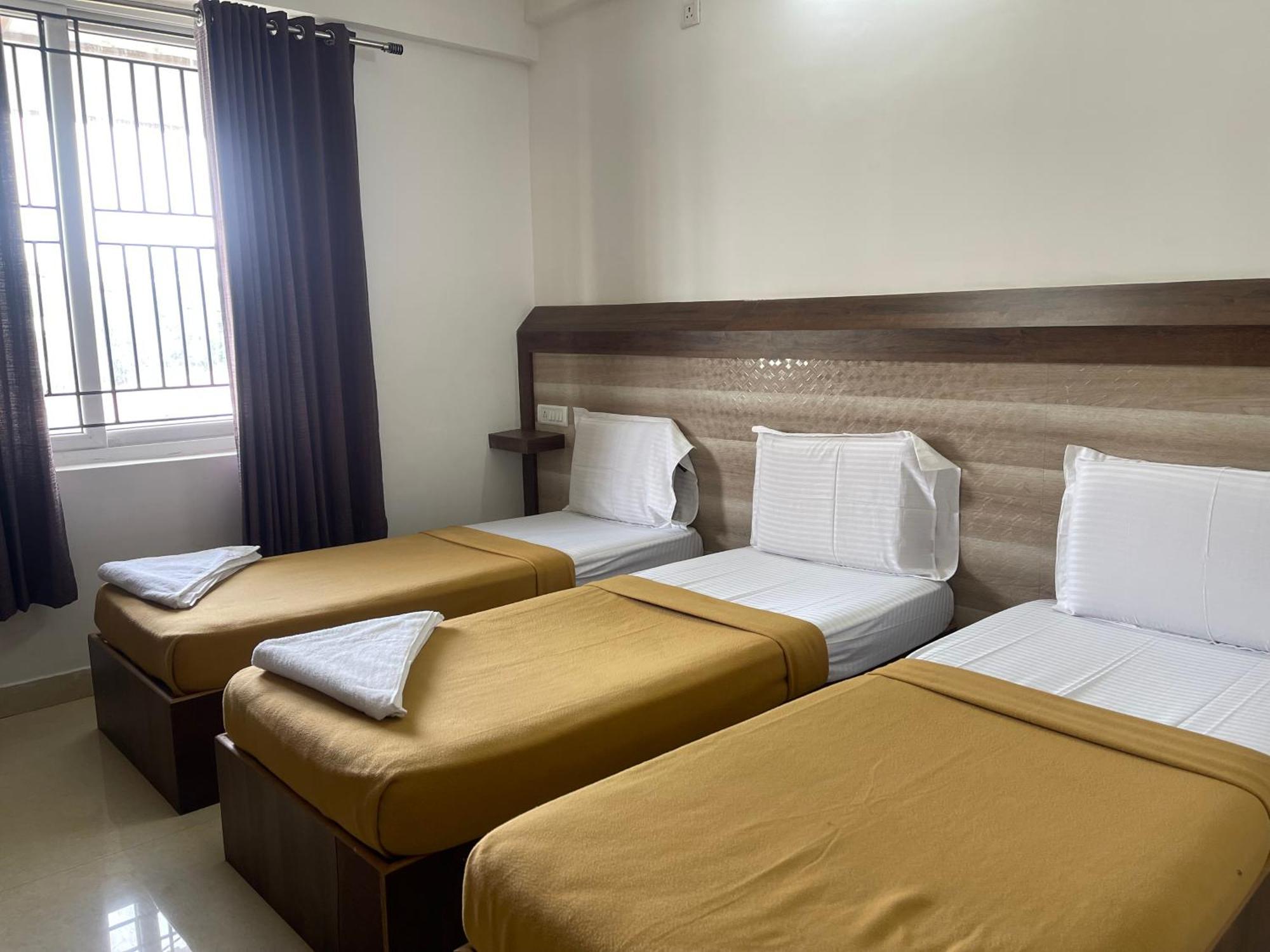 B Six Hotel Bangalore Eksteriør billede