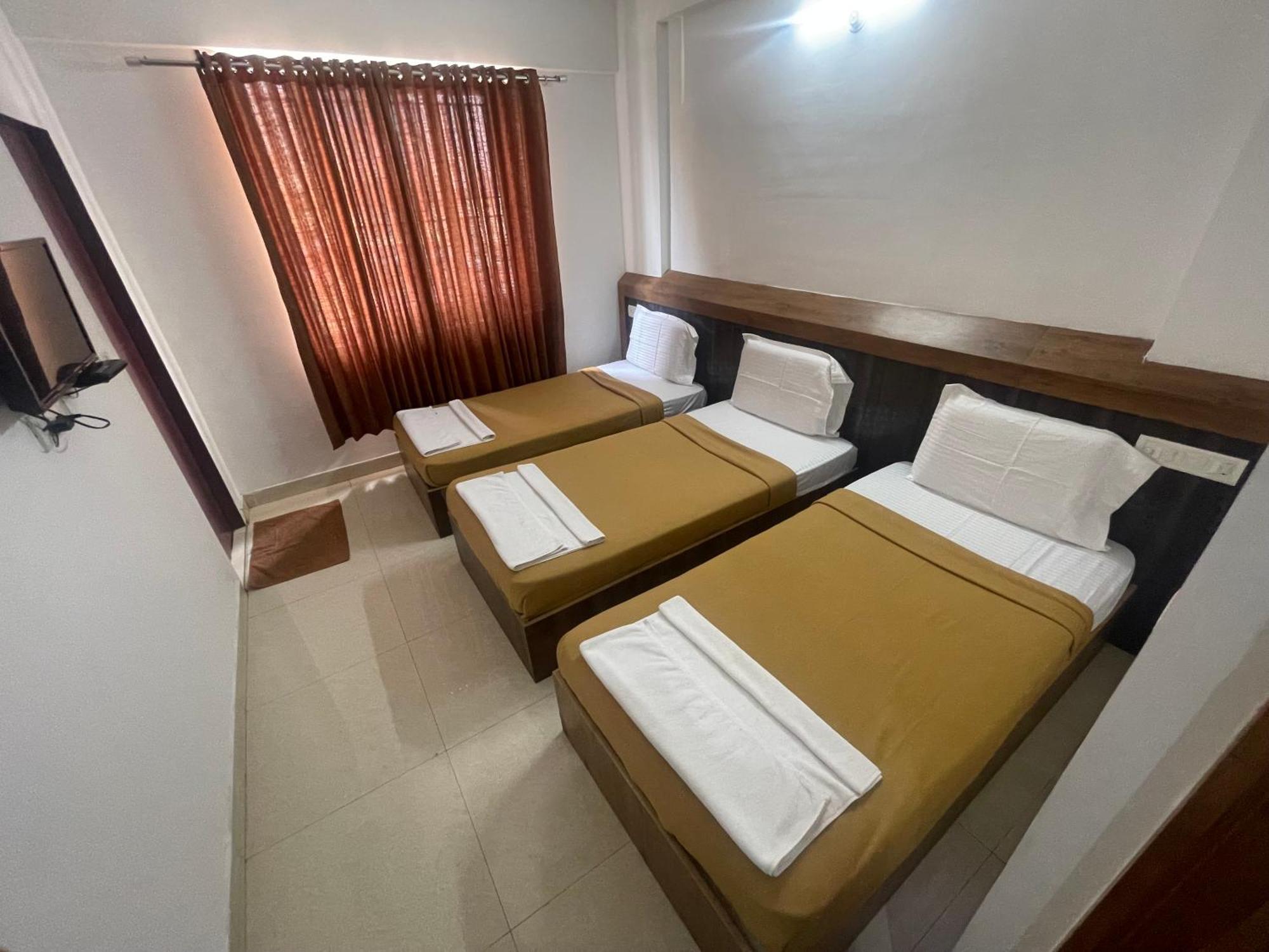 B Six Hotel Bangalore Eksteriør billede