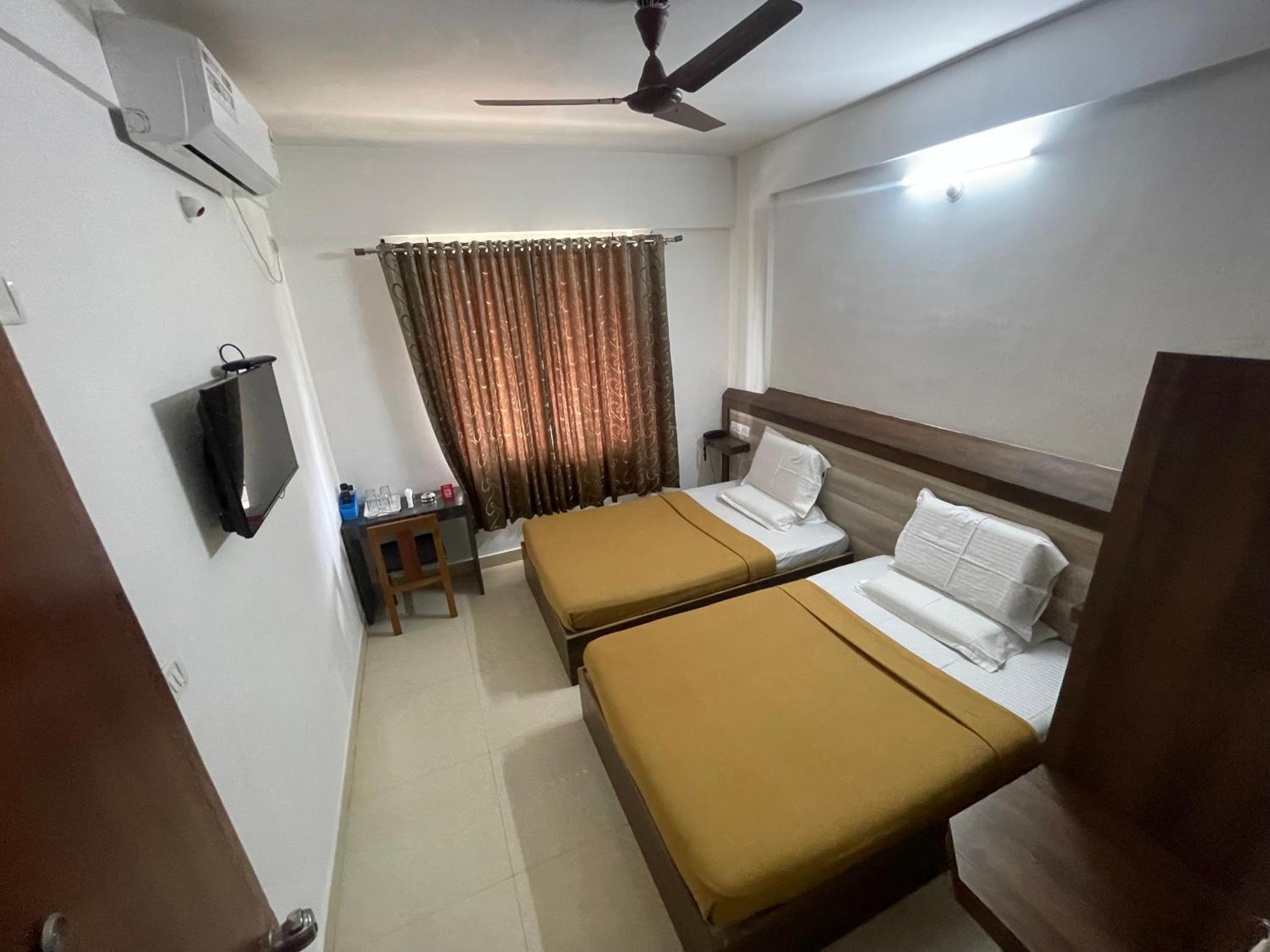 B Six Hotel Bangalore Eksteriør billede